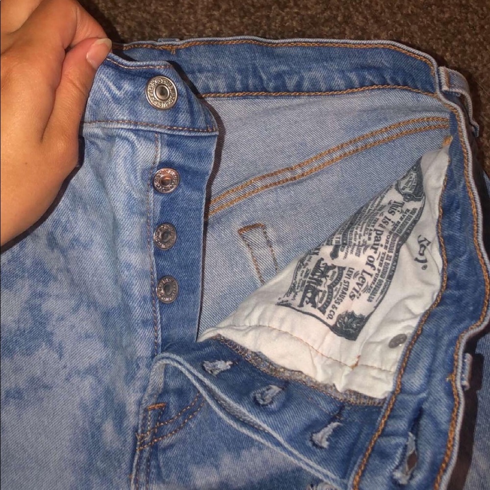 501 Levi shorts - Picture 2 of 5
